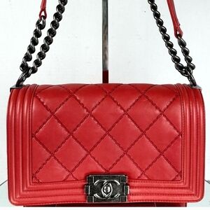 CHANEL BOY FLAP LEATHER BAG MEDIUM